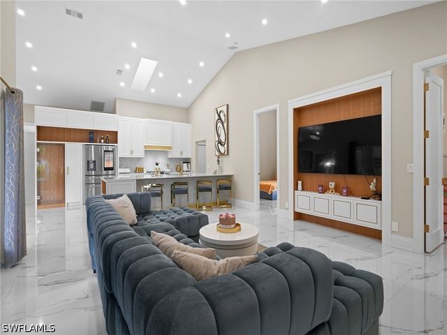 2140 Harlans RUN, Naples, FL 34105