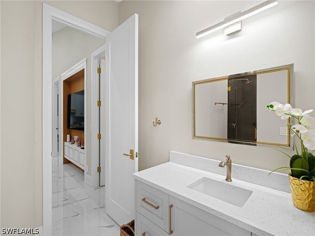 2140 Harlans RUN, Naples, FL 34105