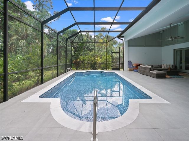2140 Harlans RUN, Naples, FL 34105
