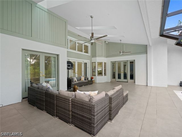 2140 Harlans RUN, Naples, FL 34105