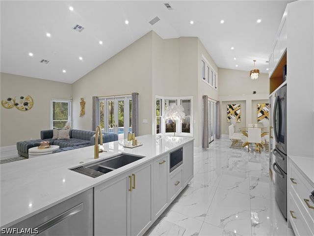 2140 Harlans RUN, Naples, FL 34105