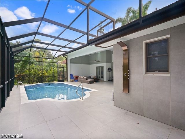 2140 Harlans RUN, Naples, FL 34105