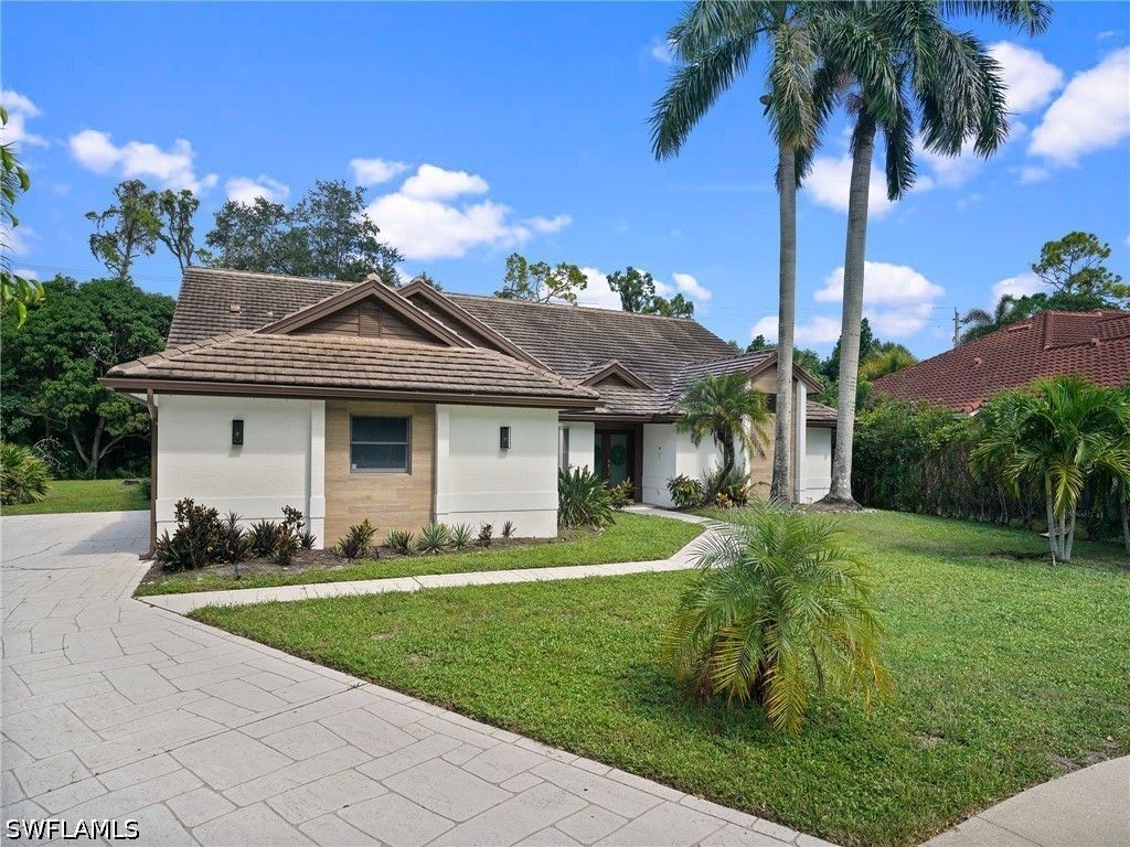 2140 Harlans RUN, Naples, FL 34105