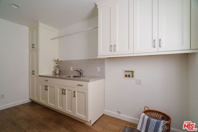 1355 Shadybrook Drive, Los Angeles, CA 90210