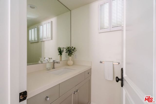 1355 Shadybrook Drive, Los Angeles, CA 90210