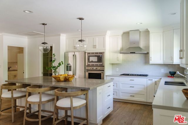 1355 Shadybrook Drive, Los Angeles, CA 90210