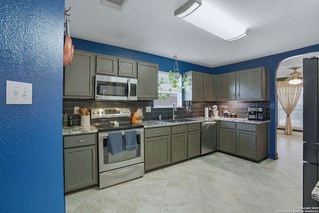 663 Lynx Mountain, San Antonio, TX 78251