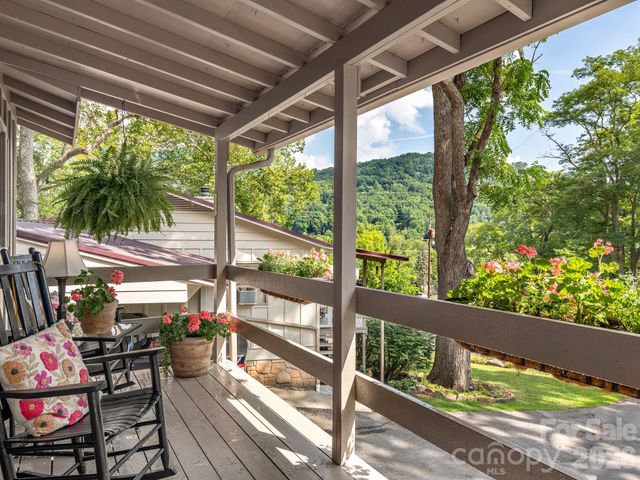 54 Brookside Lane, Maggie Valley, NC 28751