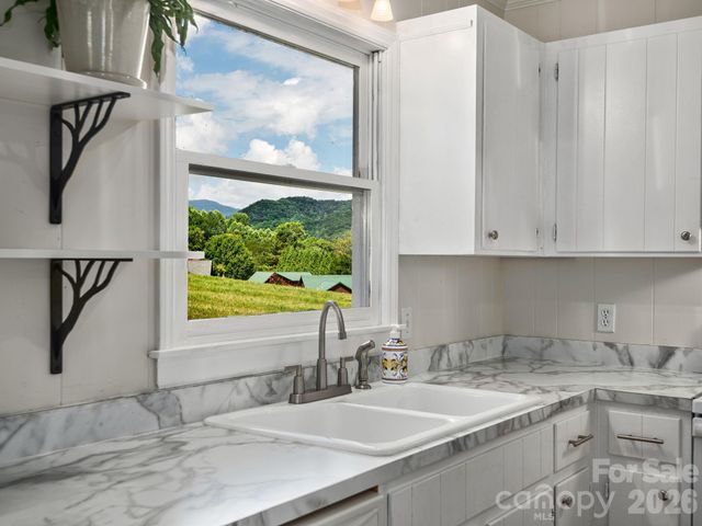 54 Brookside Lane, Maggie Valley, NC 28751
