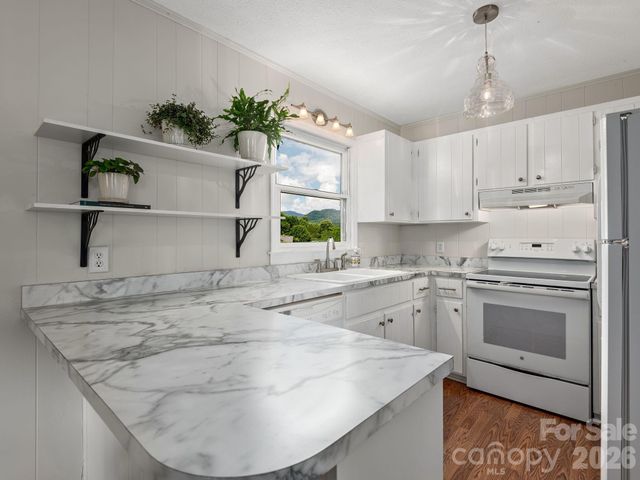 54 Brookside Lane, Maggie Valley, NC 28751