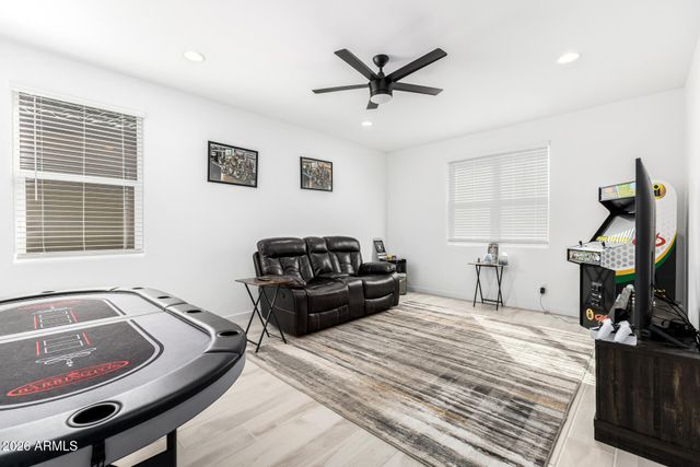 3318 E HAYFIELD Way, San Tan Valley, AZ 85140