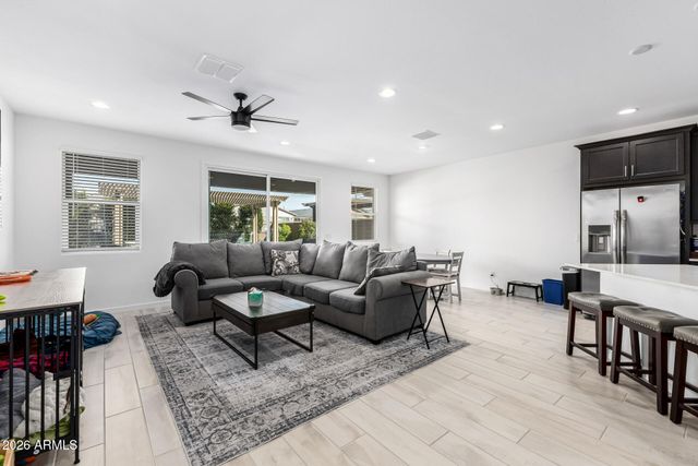 3318 E HAYFIELD Way, San Tan Valley, AZ 85140