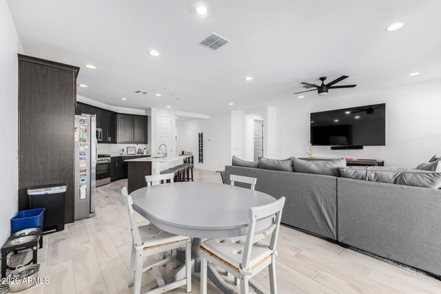 3318 E HAYFIELD Way, San Tan Valley, AZ 85140