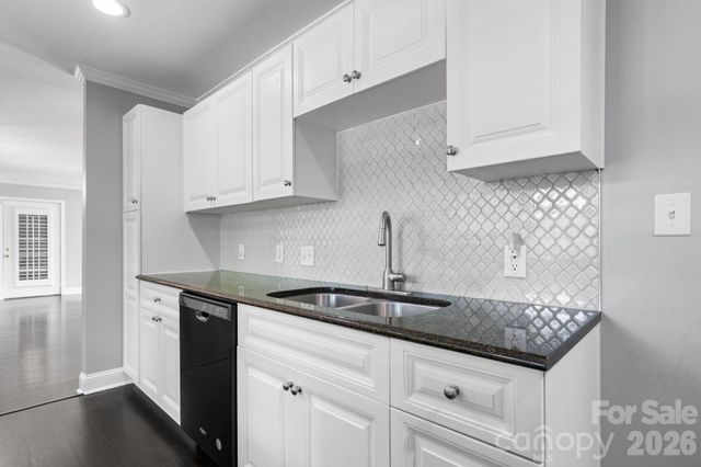 14214 Honeysuckle Ridge Drive, Matthews, NC 28105