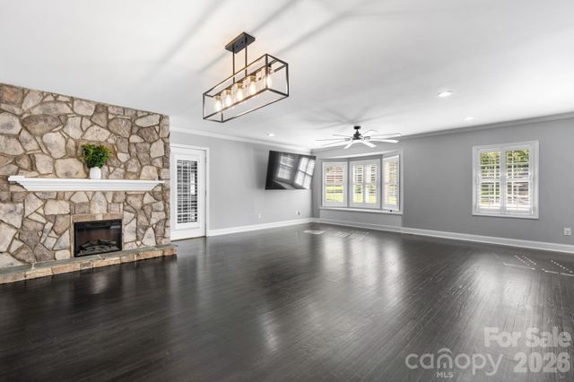 14214 Honeysuckle Ridge Drive, Matthews, NC 28105