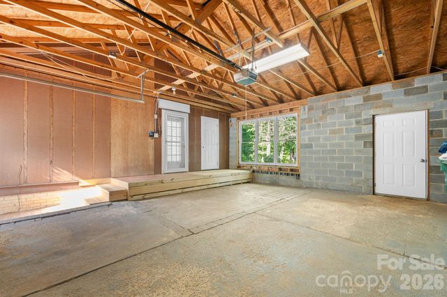 14214 Honeysuckle Ridge Drive, Matthews, NC 28105