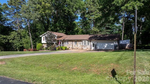 14214 Honeysuckle Ridge Drive, Matthews, NC 28105