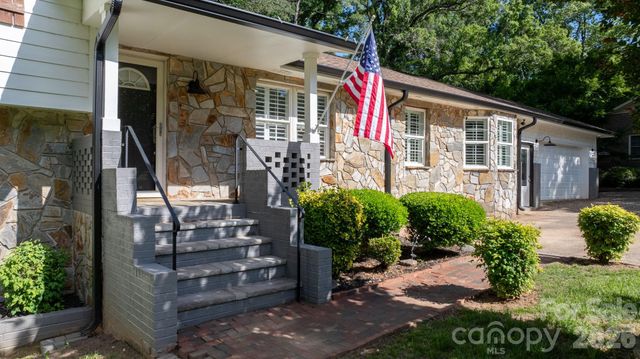 14214 Honeysuckle Ridge Drive, Matthews, NC 28105