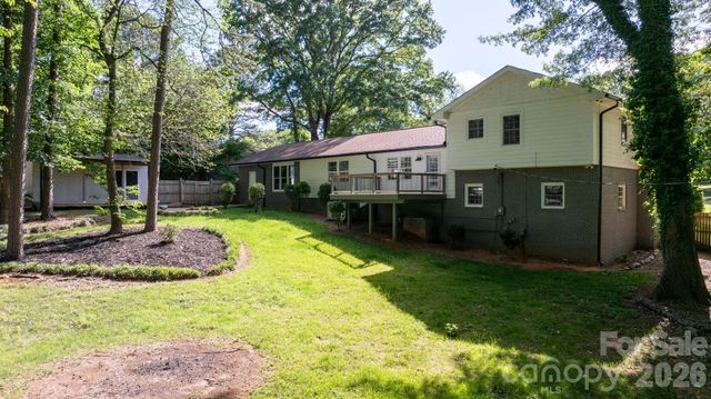 14214 Honeysuckle Ridge Drive, Matthews, NC 28105