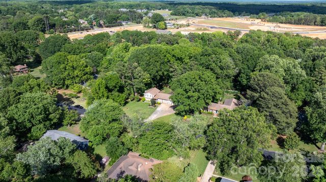 14214 Honeysuckle Ridge Drive, Matthews, NC 28105