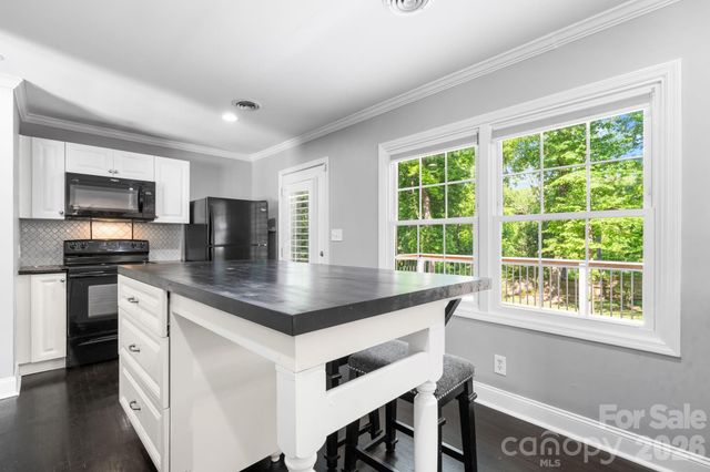 14214 Honeysuckle Ridge Drive, Matthews, NC 28105