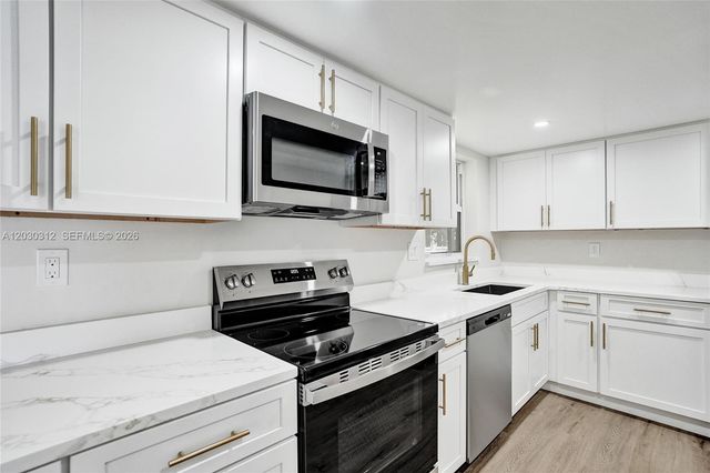 240 NW 25th Court, Pompano Beach, FL 33064