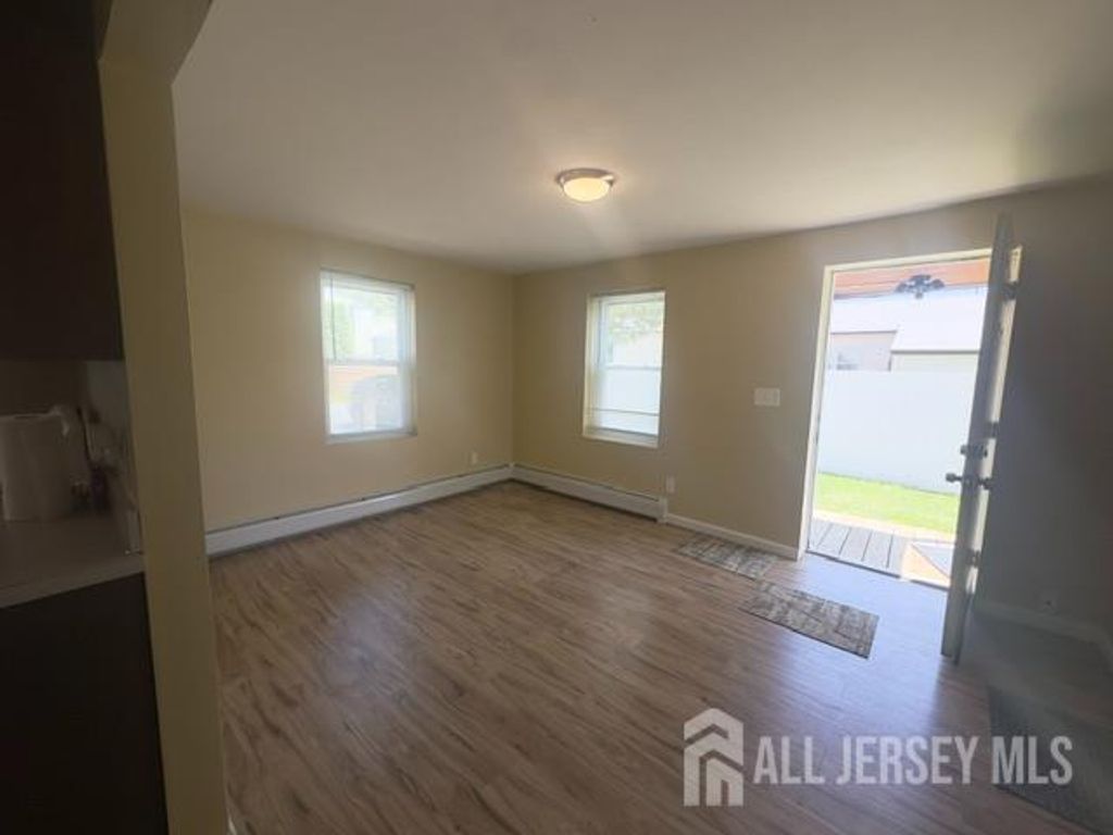 49 Middlesex Road, Matawan, NJ 07747
