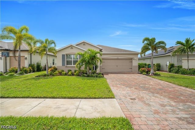 3290 Baravaldo CIR, Cape Coral, FL 33909