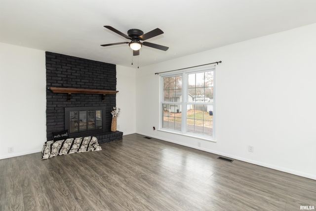 120 DOUGLAS Road, Marquette Heights, IL 61554