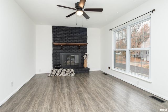 120 DOUGLAS Road, Marquette Heights, IL 61554