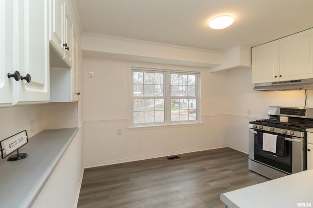 120 DOUGLAS Road, Marquette Heights, IL 61554