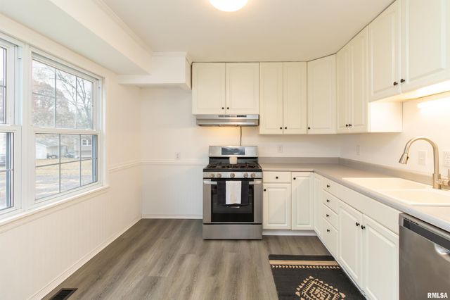 120 DOUGLAS Road, Marquette Heights, IL 61554