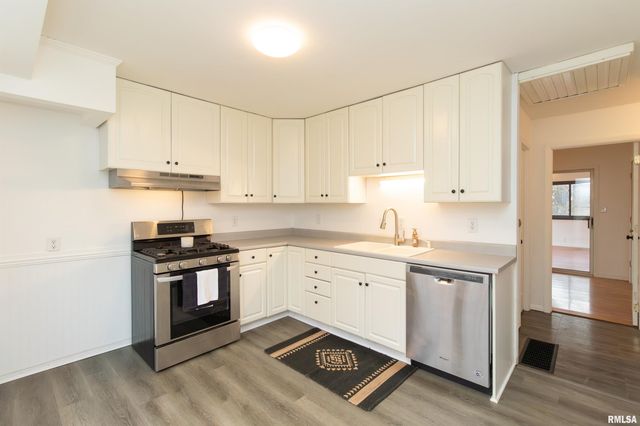 120 DOUGLAS Road, Marquette Heights, IL 61554