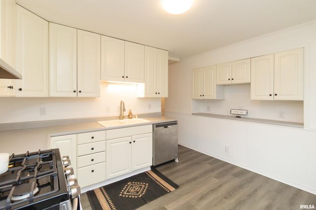 120 DOUGLAS Road, Marquette Heights, IL 61554