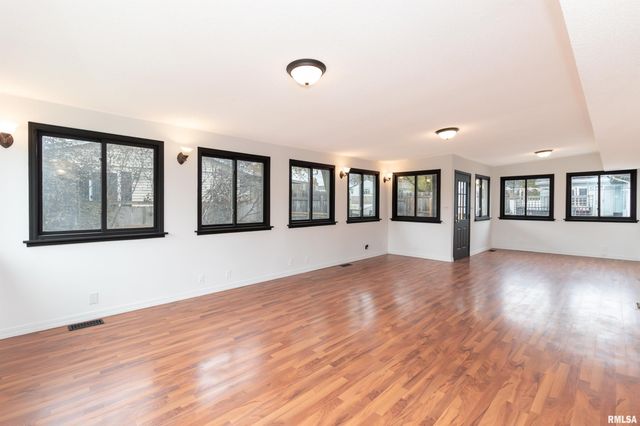 120 DOUGLAS Road, Marquette Heights, IL 61554