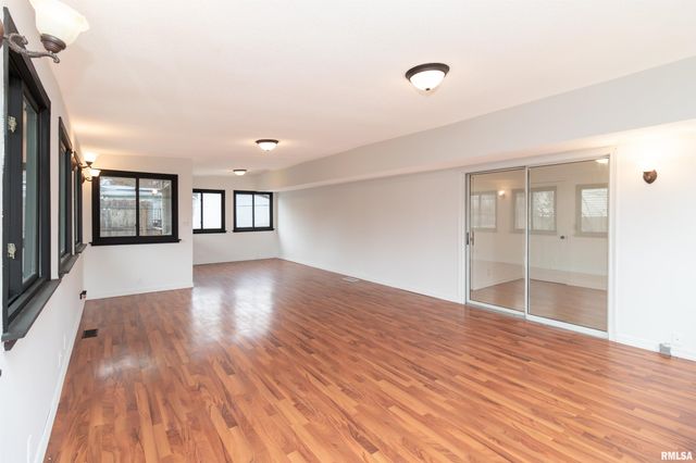 120 DOUGLAS Road, Marquette Heights, IL 61554