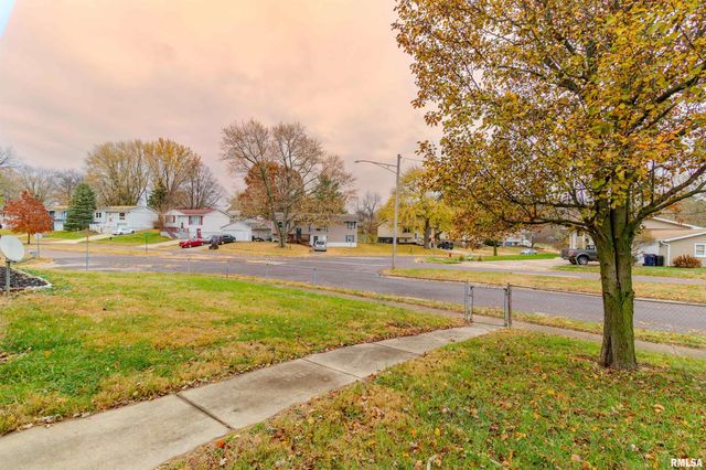 120 DOUGLAS Road, Marquette Heights, IL 61554