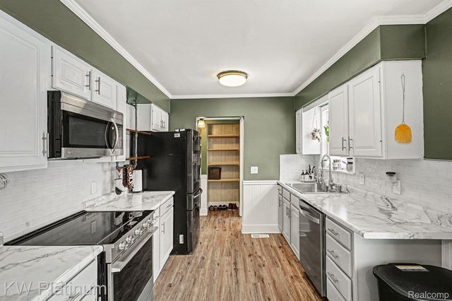 5452 Columbia Court, Oregon Township, MI 48446