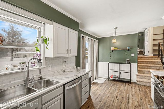 5452 Columbia Court, Oregon Township, MI 48446