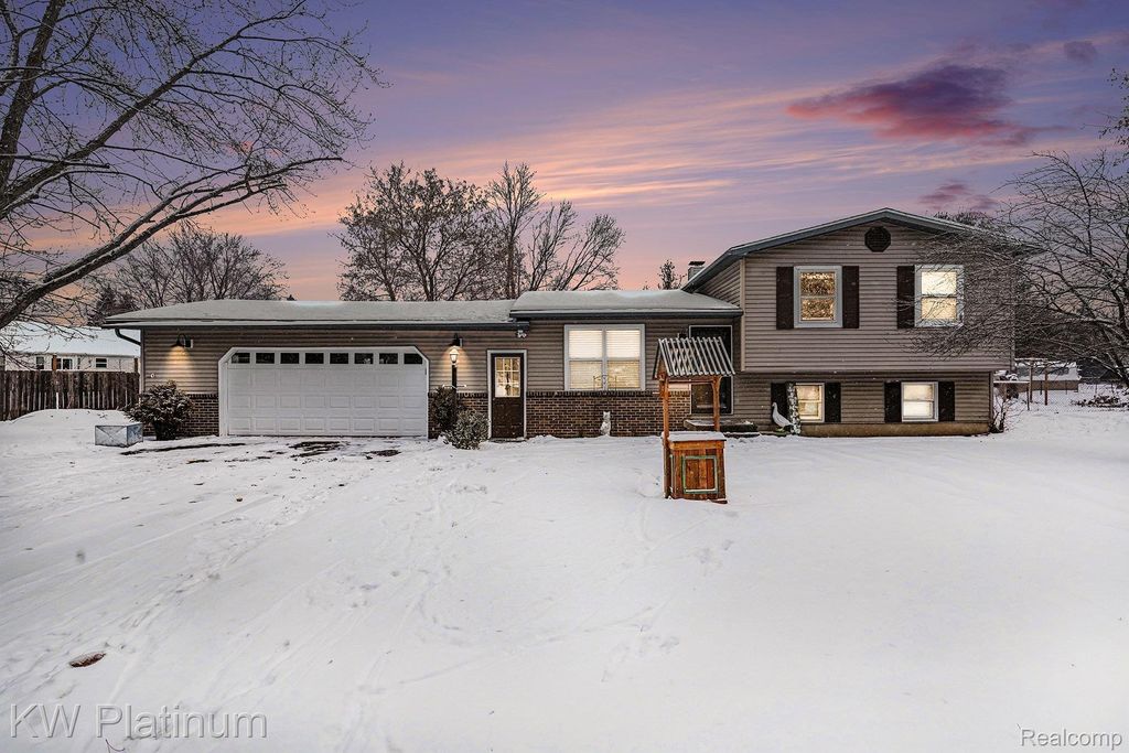 5452 Columbia Court, Oregon Township, MI 48446