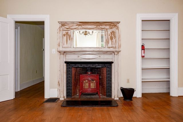28 Main Street, Mattapoisett, MA 02739