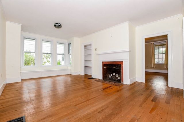 28 Main Street, Mattapoisett, MA 02739