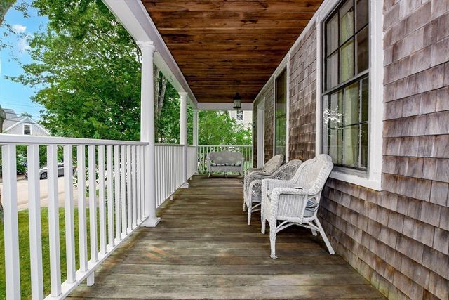 28 Main Street, Mattapoisett, MA 02739
