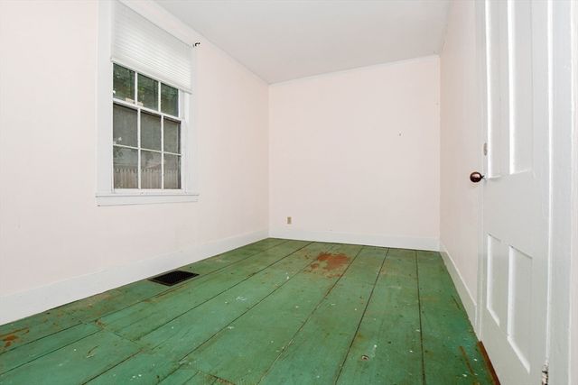 28 Main Street, Mattapoisett, MA 02739