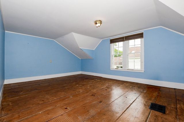28 Main Street, Mattapoisett, MA 02739