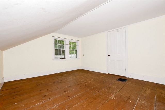 28 Main Street, Mattapoisett, MA 02739