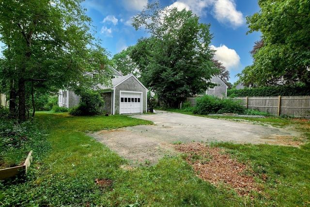 28 Main Street, Mattapoisett, MA 02739