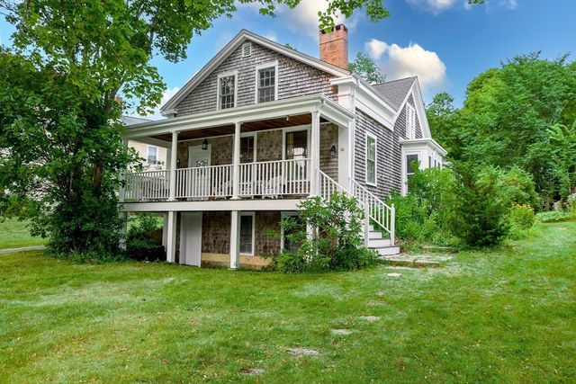 28 Main Street, Mattapoisett, MA 02739