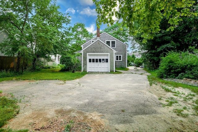 28 Main Street, Mattapoisett, MA 02739