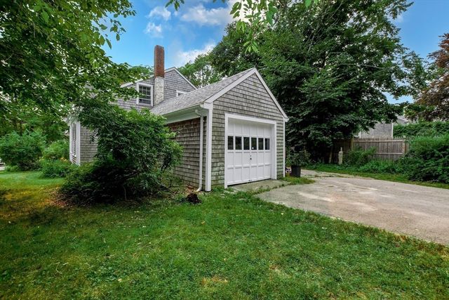 28 Main Street, Mattapoisett, MA 02739